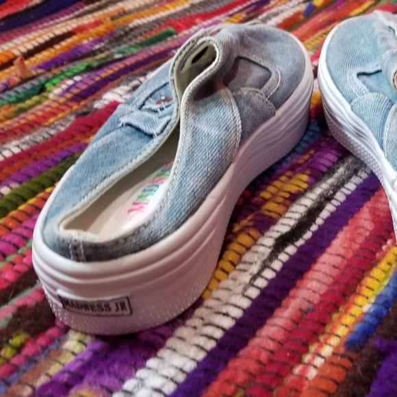 Madness Jr Denim Sneakers Size 3/4 - Picture 2 of 5